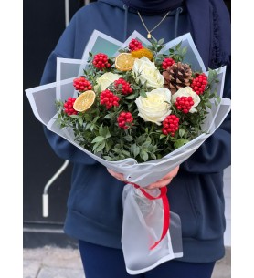 4 BEYAZ GÜL VE ŞANS KOKİNALI BUKET